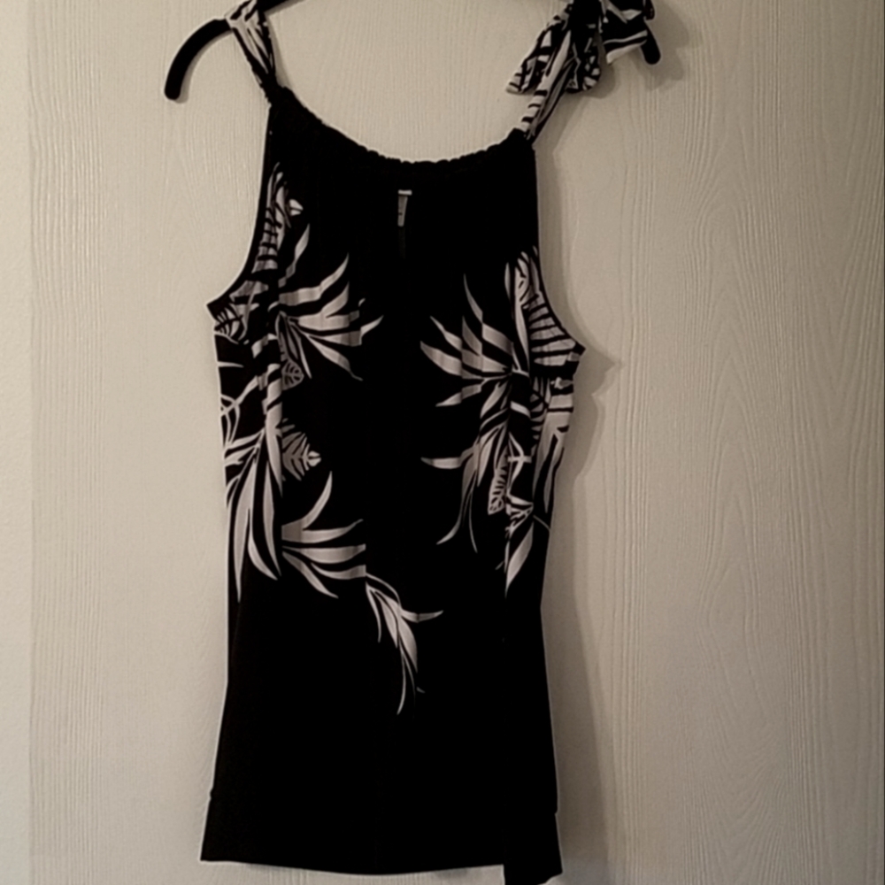WHBM Black and White Women's Top